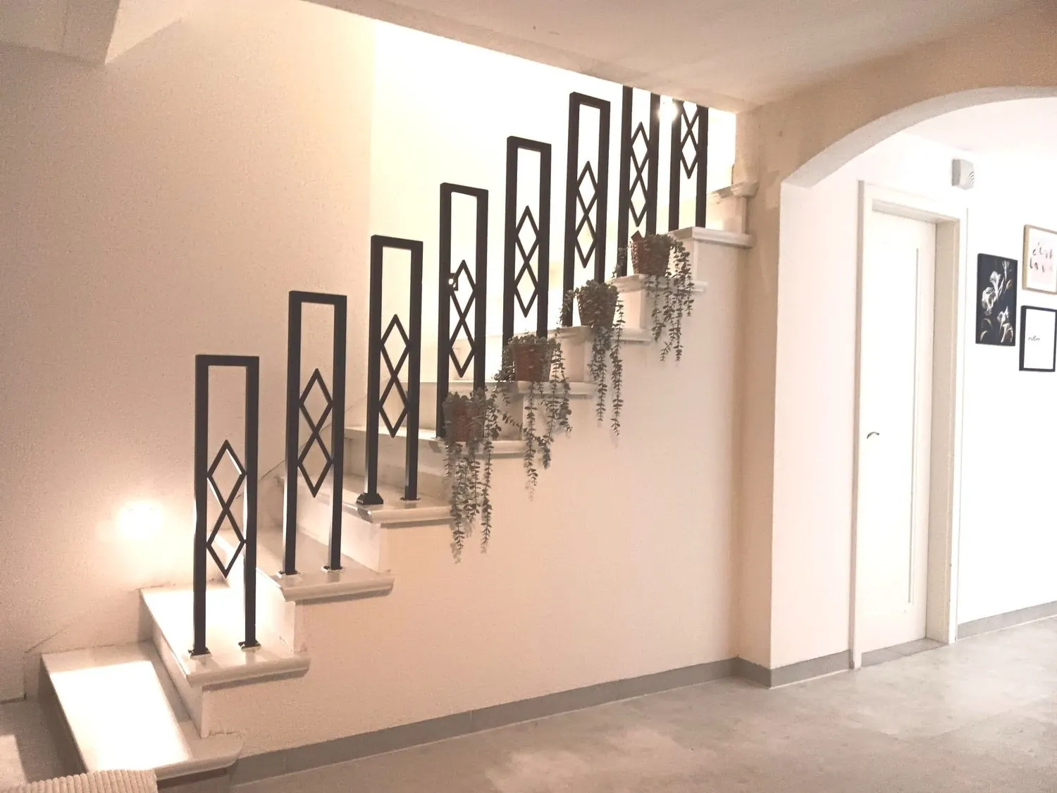 Helles 4.5-Zi.-Reiheneckhaus mit Garten & Pool in Oberwil BL