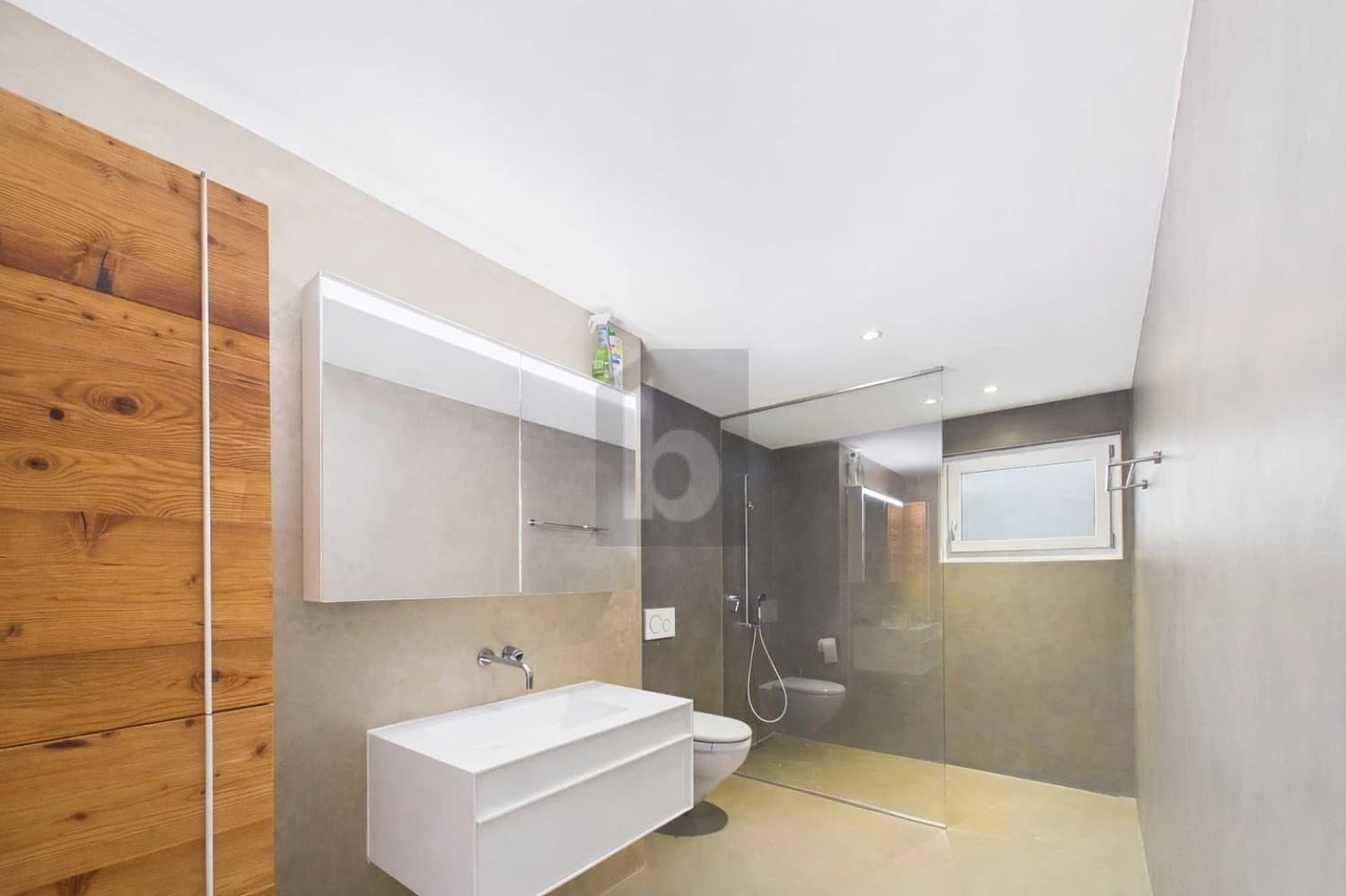 MODERNES JUWEL MIT POOL, SAUNA UND AUSSICHT