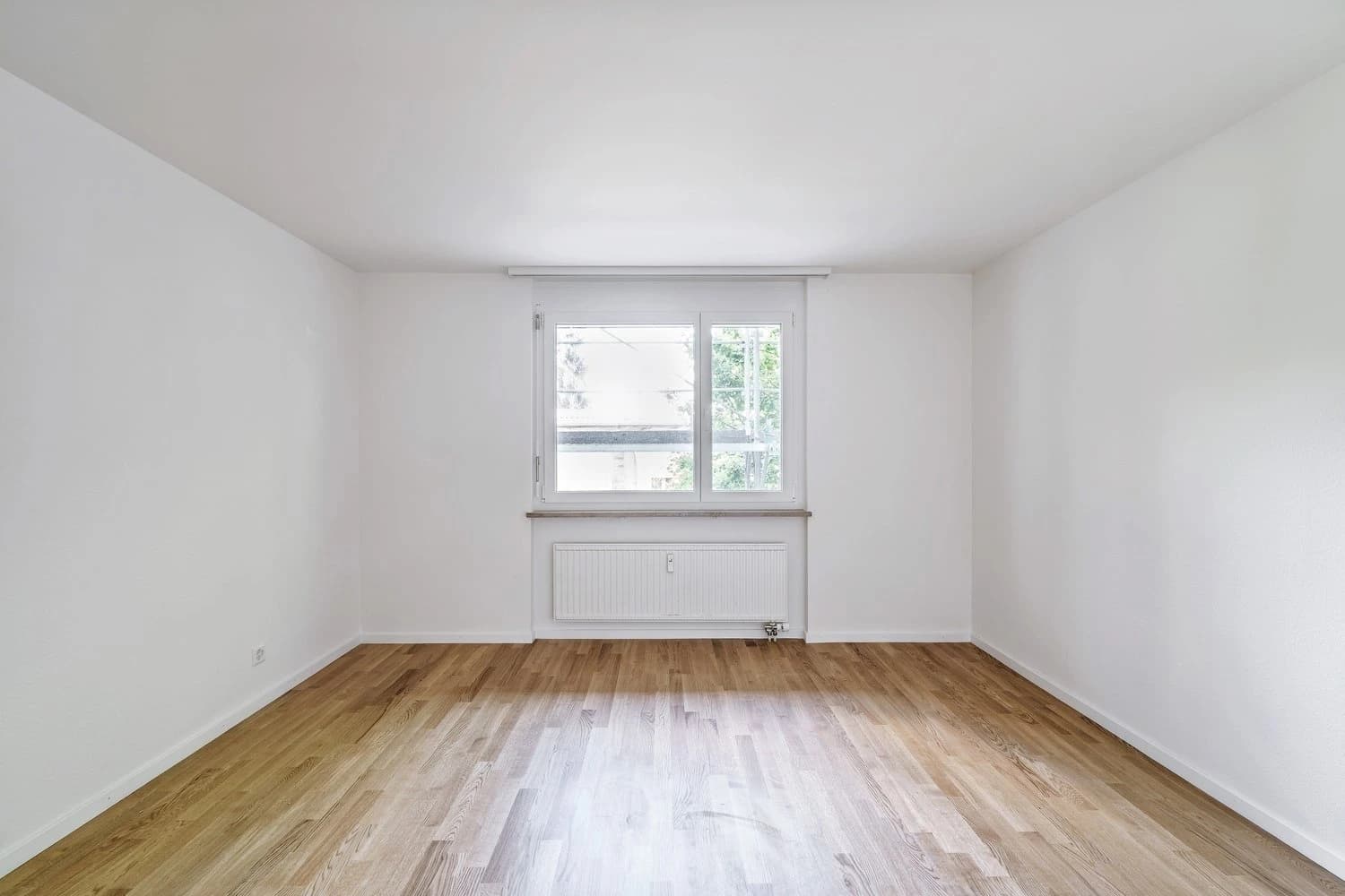 Helle, moderne Wohnung mit Gartensitzplatz