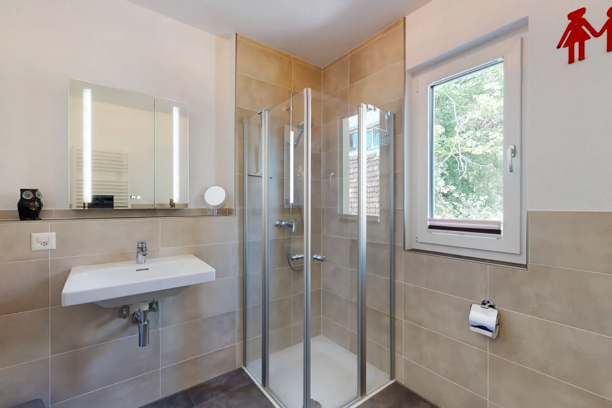 Einfamilien- /Mehrgenerationenhaus mit diversen Nutzungsmöglichkeiten