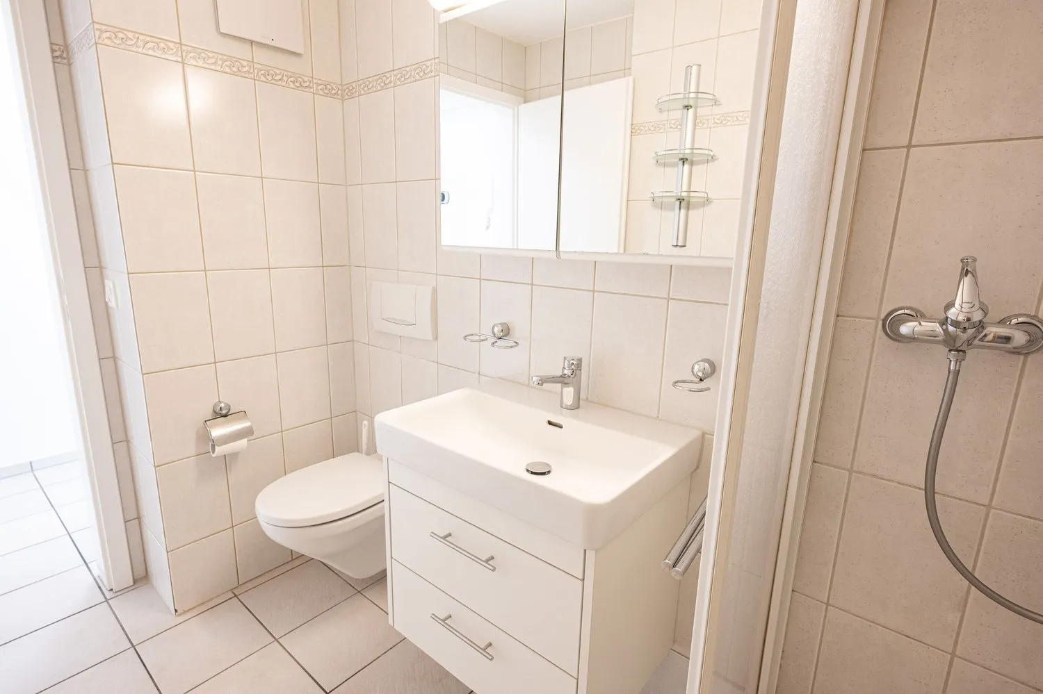 Helle 2.5-Zimmer-Wohnung mit Balkon, zentral in Toffen kaufen