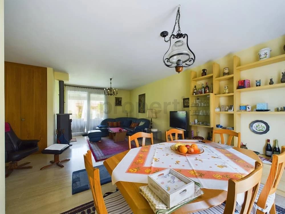 Einladendes 4.5-Zimmer-Reihenhaus in Caslano / Invitante casa a schiera di 4,5 locali a Caslano