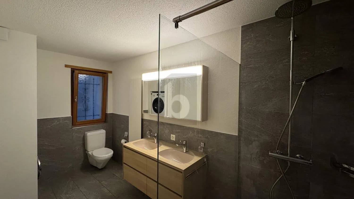 EINLADEND, HELL, IDYLLISCH UND BEQUEM