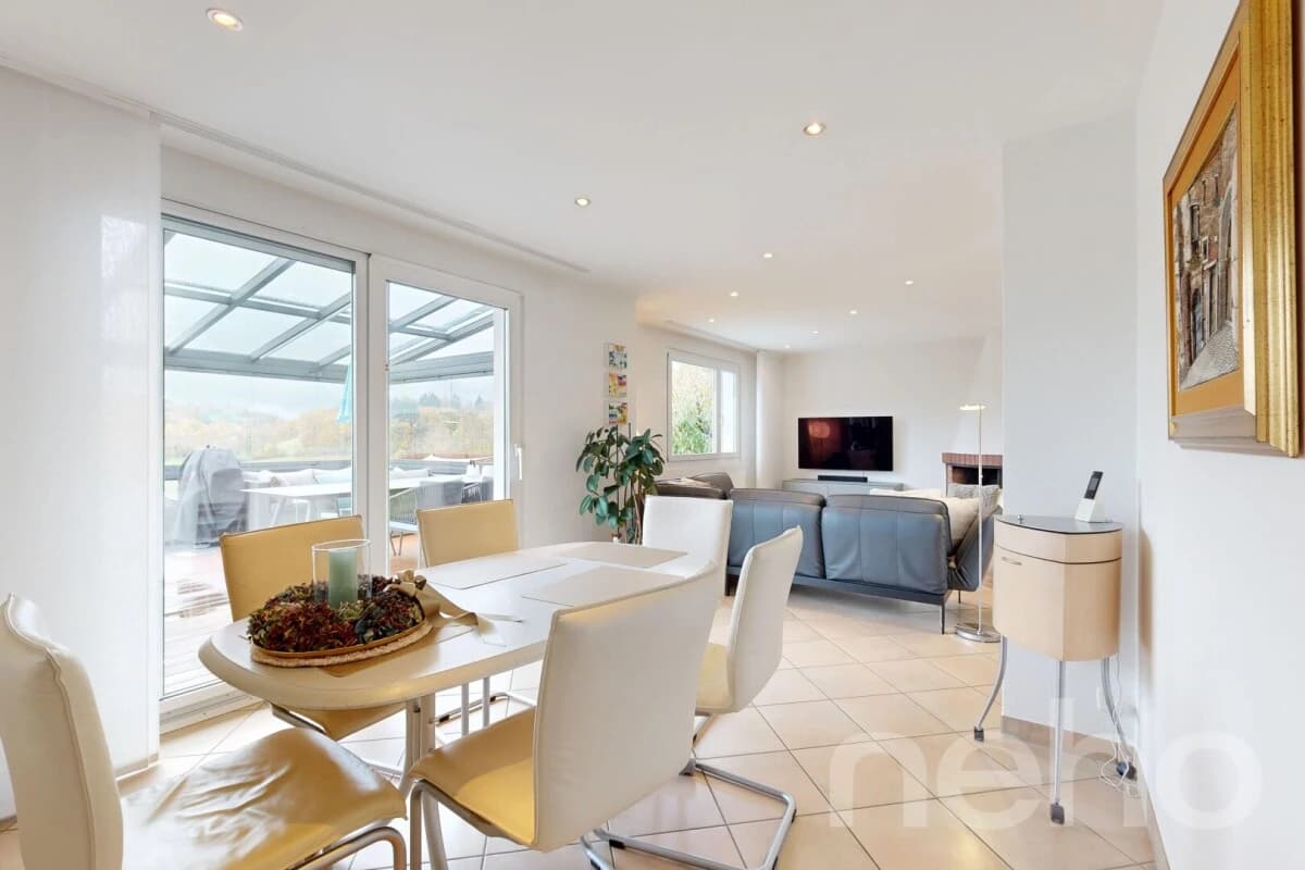 Erstklassiges 5.5-Zimmer Einfamilienhaus mit attraktiver Fernsicht