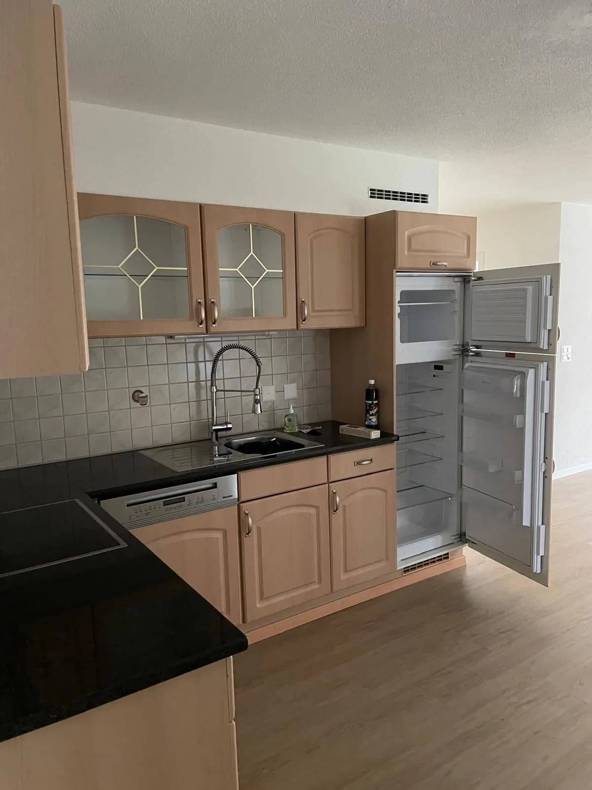 Stilvolle 5.5-Zimmer-Wohnung mit Balkon, Bolligen