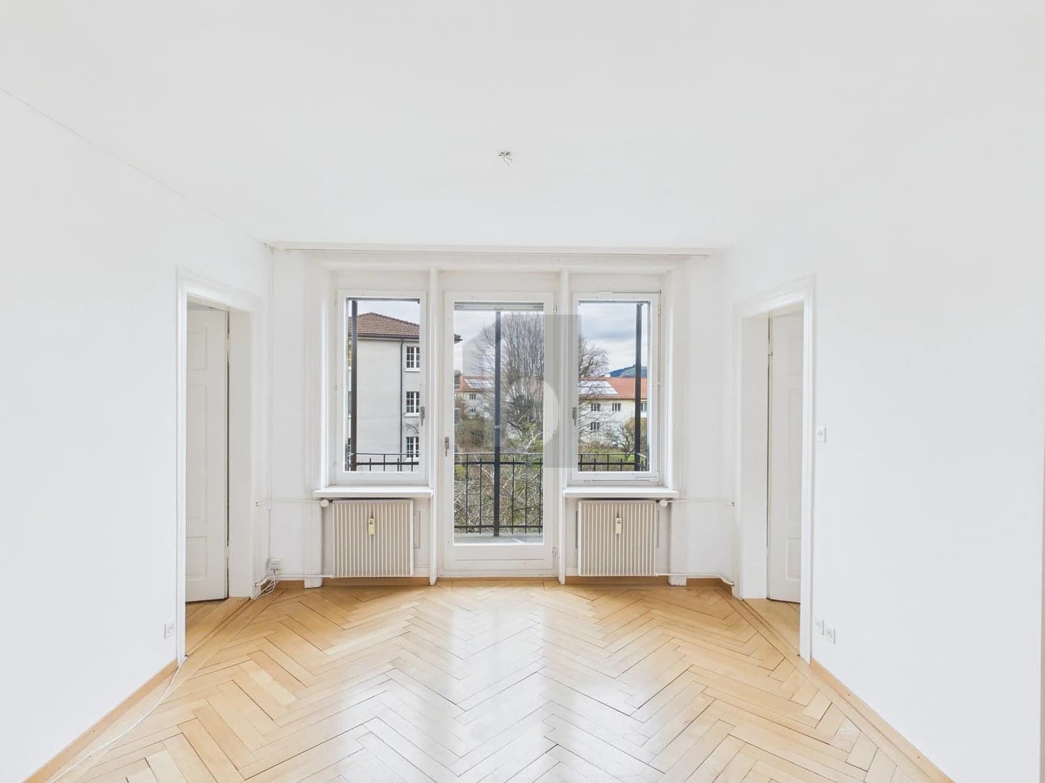 RUHIG UND ZENTRAL MIT BALKON