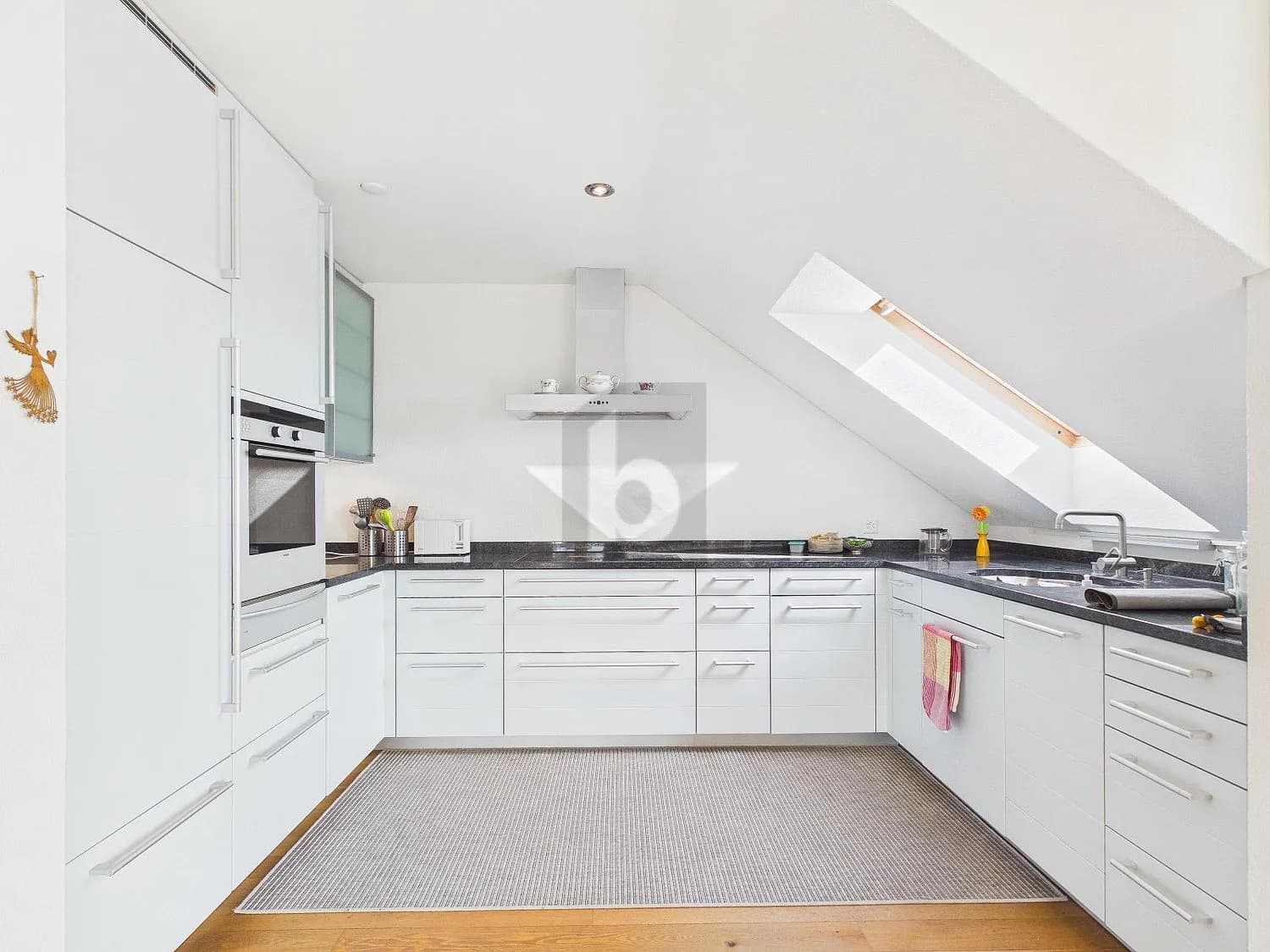 SONNIG, RUHIG UND ZENTRAL