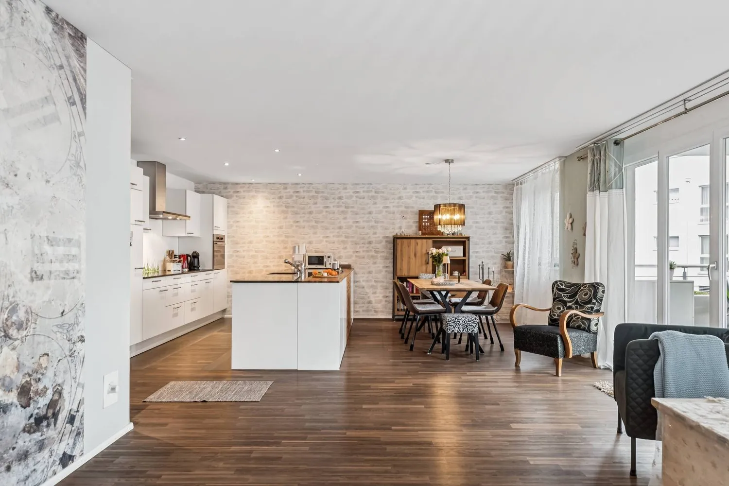 GROSSE & MODERNE 4.5 ZIMMER WOHNUNG IN AADORF