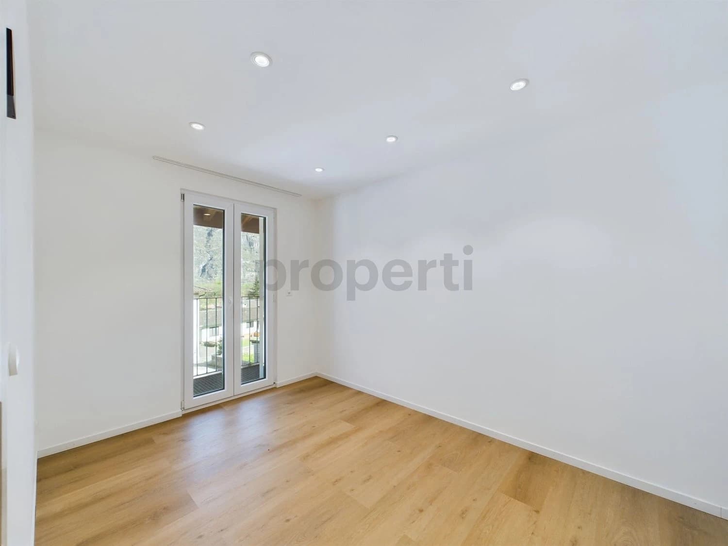 Idyllisches Einfamilienhaus mit 4.5 Zimmern in RivieraIdilliaca casa indipendente con 4,5 locali in Riviera