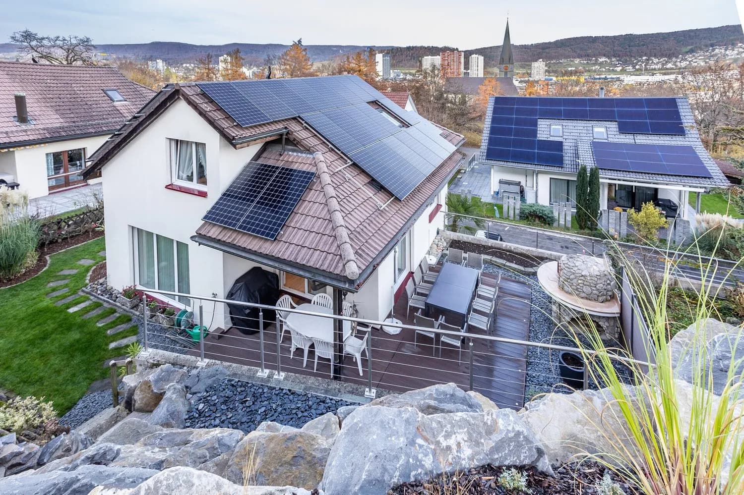 Grosses Einfamilienhaus in oberster Lage mit Blick übers Limmattal