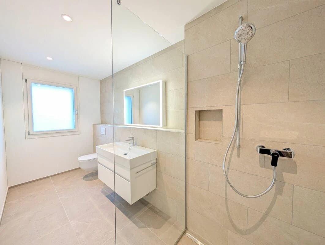 4.5-Zimmer-Wohnung im OG mit zwei Balkonen