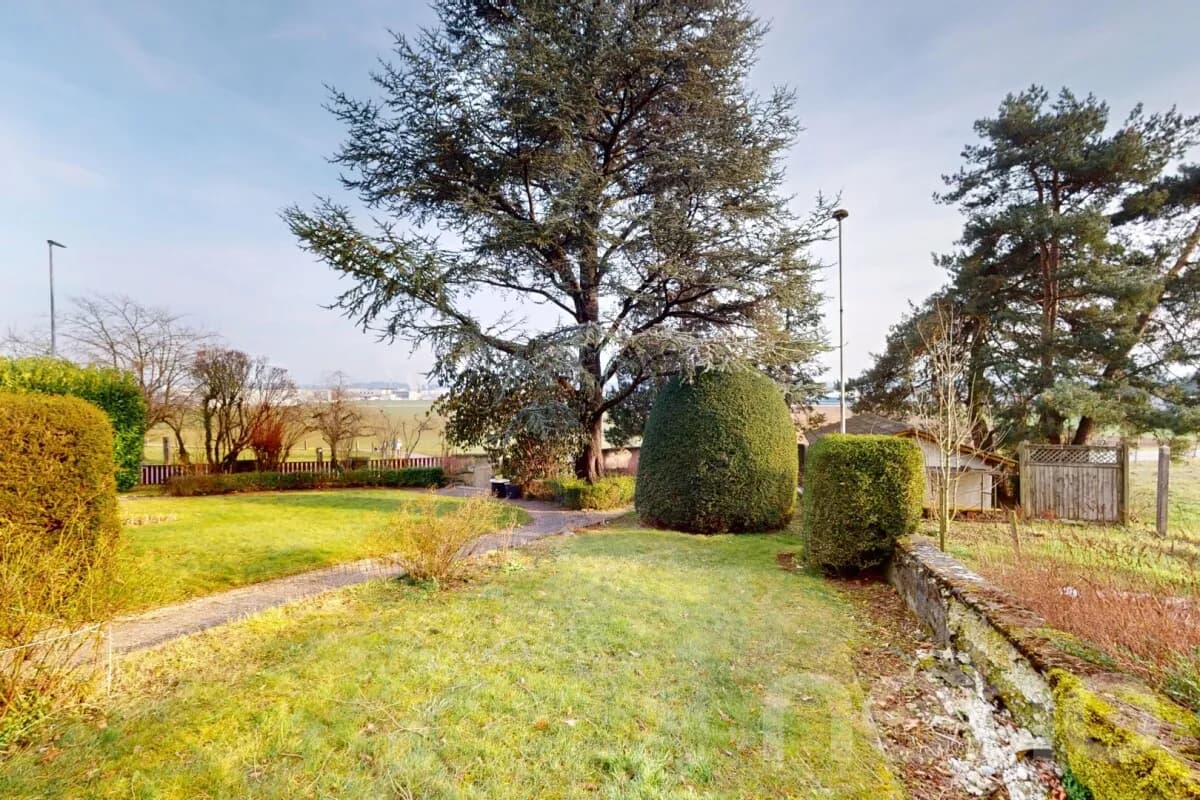 Charmante 10-Zimmer Villa mit Einliegerwohnung