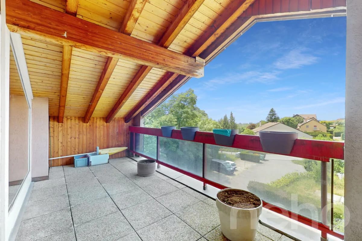 Bel appartement de 3,5 pièces au calme absolu à Savigny