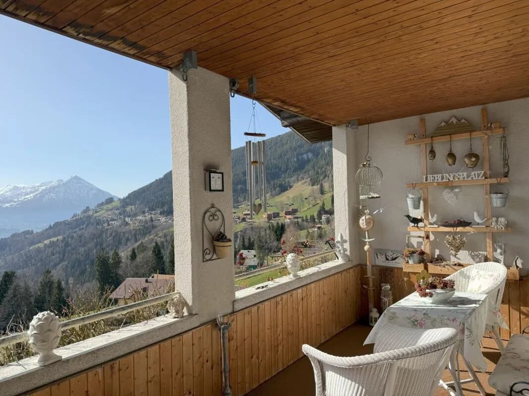 unverbaubarer Weitblick über den Thunersee und die umliegenden Bergketten