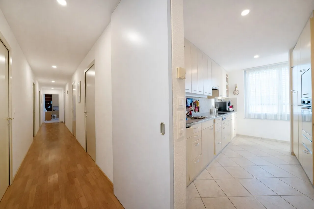 Grosse Eigentumswohnung an ruhiger Lage inkl. Tiefgaragenplatz!