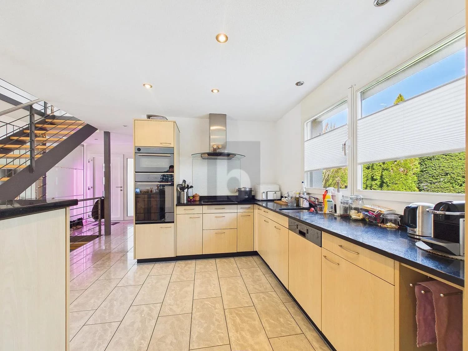 IDYLLISCHER GARTEN AN RUHIGER LAGE