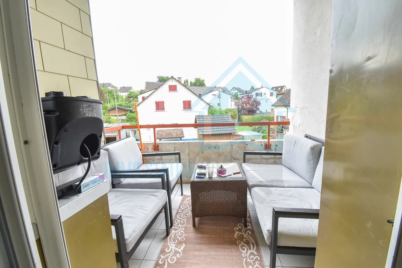 Renovierte 4-Zimmer-Wohnung mit Balkon in zentraler Lage