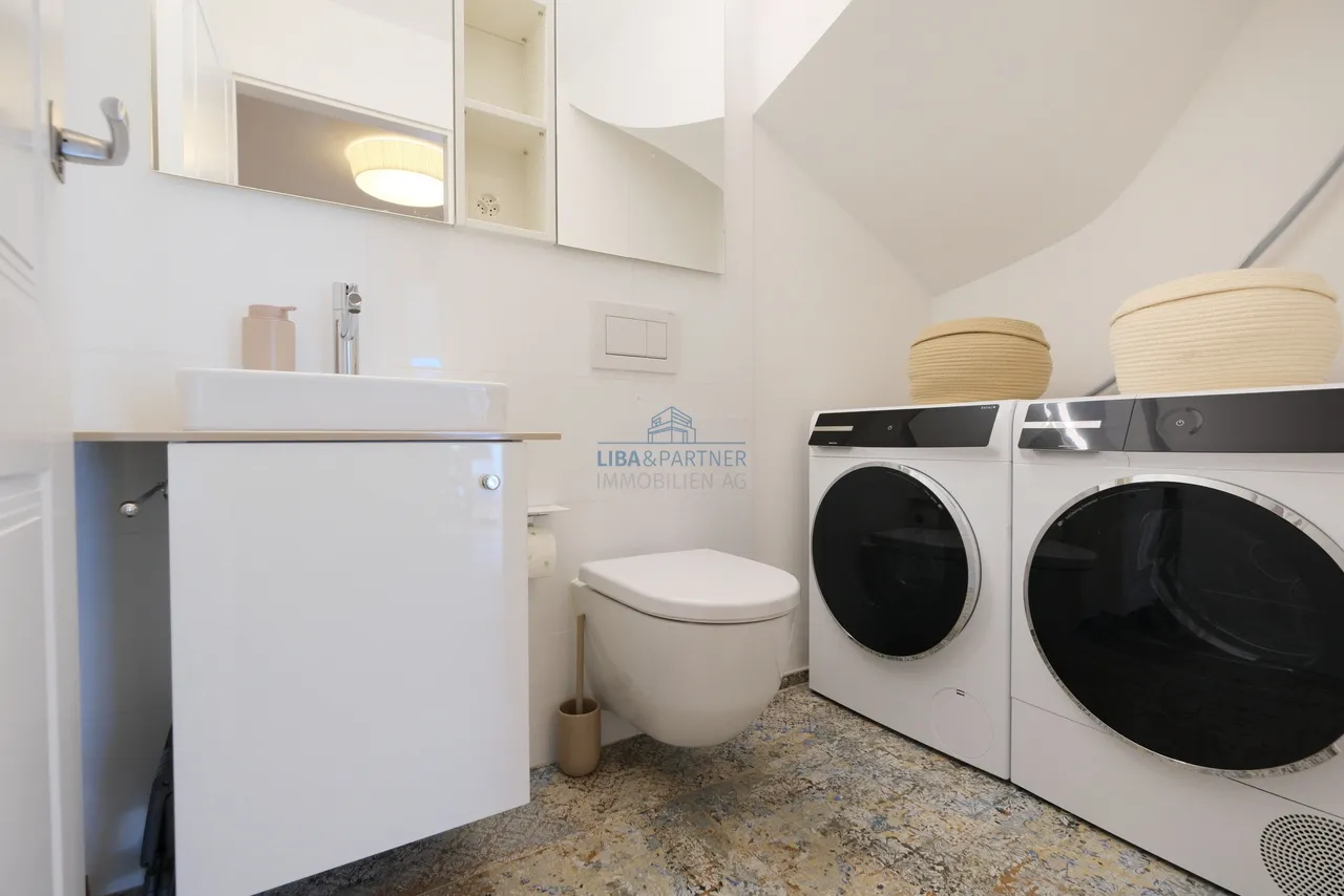 Stilvoll saniert & voller Charme - Exklusive Attikawohnung im Gellert