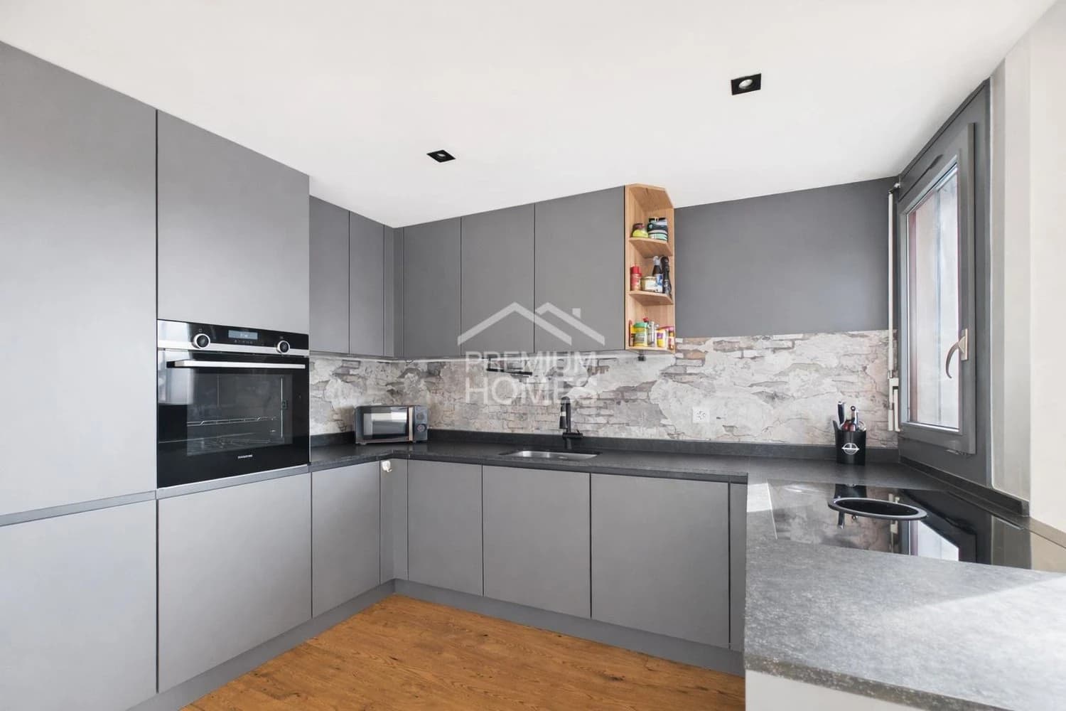 Licht, Ruhe und Aussicht - stilvolles Wohnen in zentraler Lage