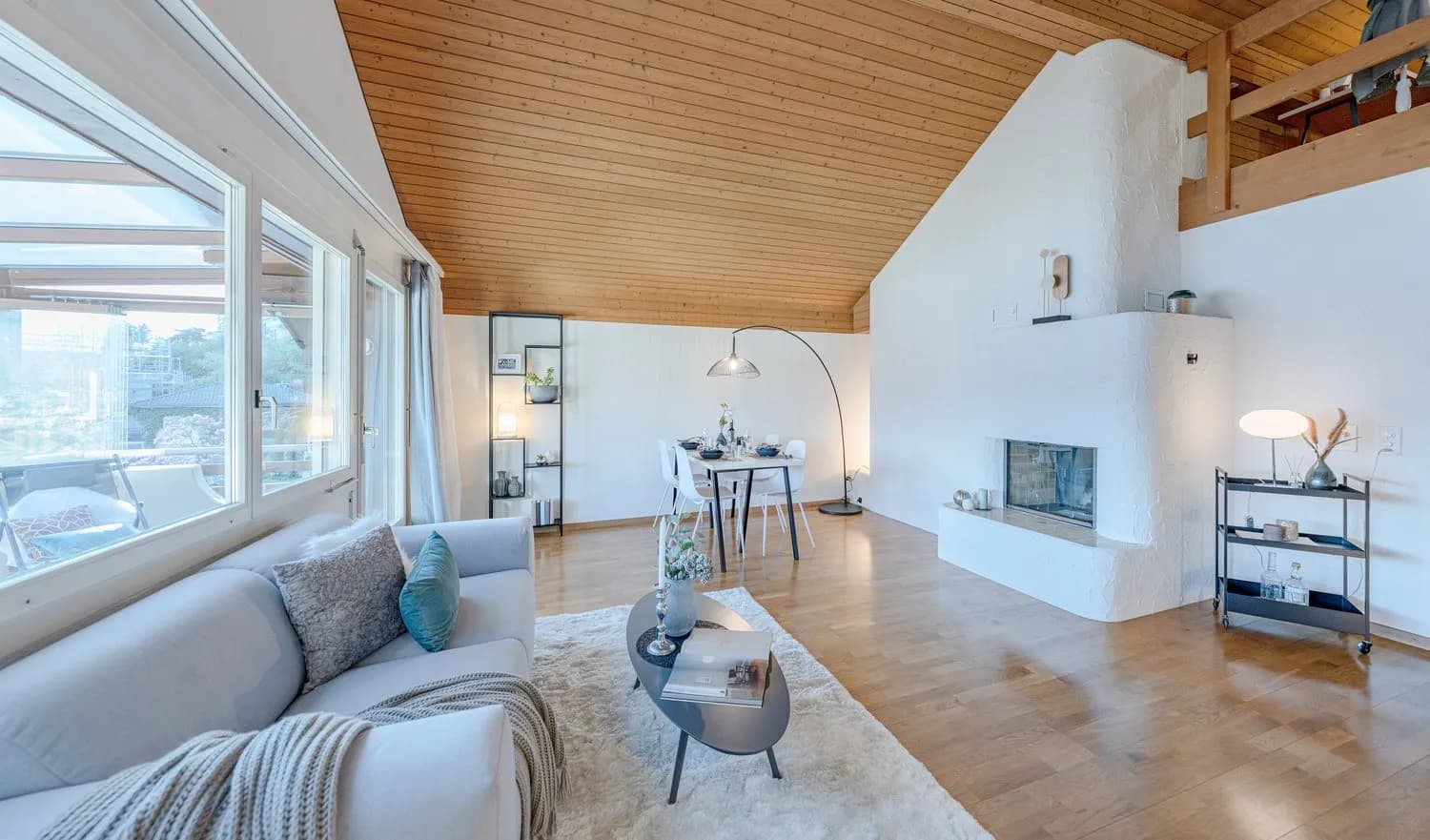 ATTRAKTIVE MAISONETTEWOHNUNG MIT SPEKTAKELSICHT