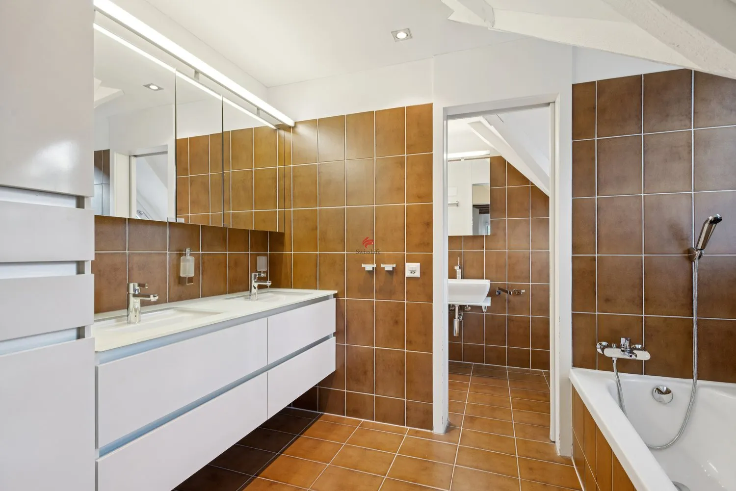 Freistehendes Einfamilienhaus mit tollem Garten