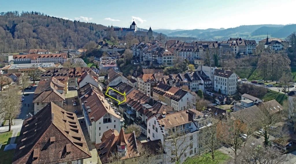 Gschichtsträchtigi Muure mit modernem Inneläbe ir Burgdorfer Autstadt