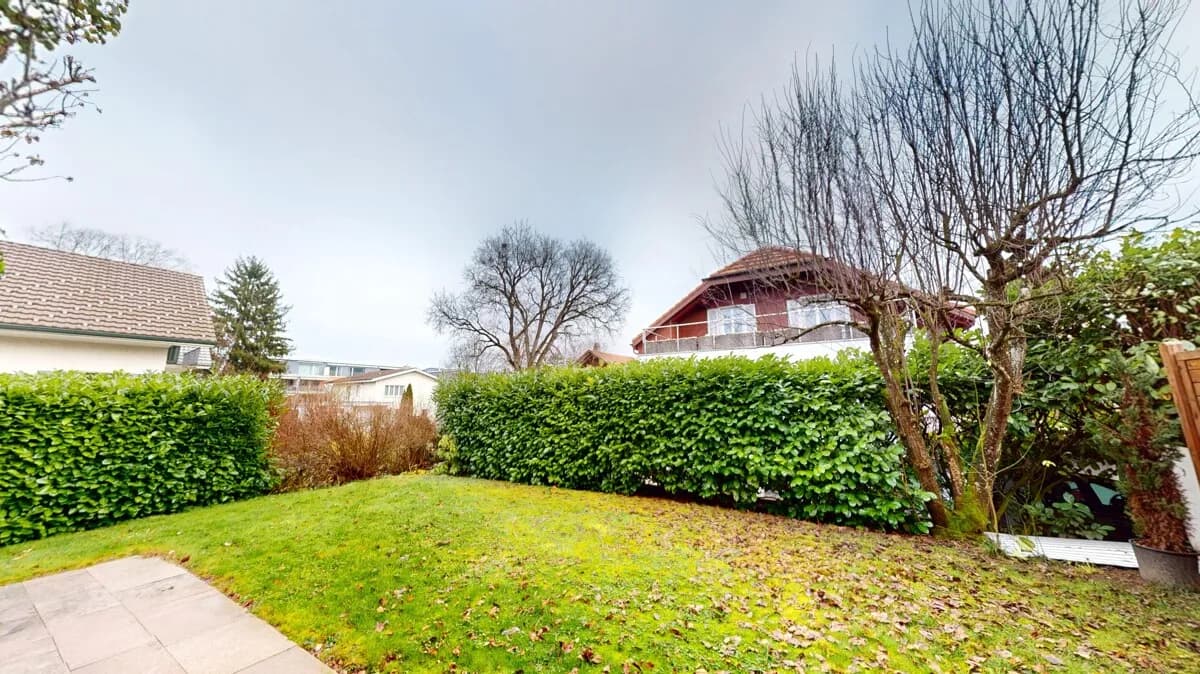 Sonnige Lage nur paar Minuten von der Aare entfernt