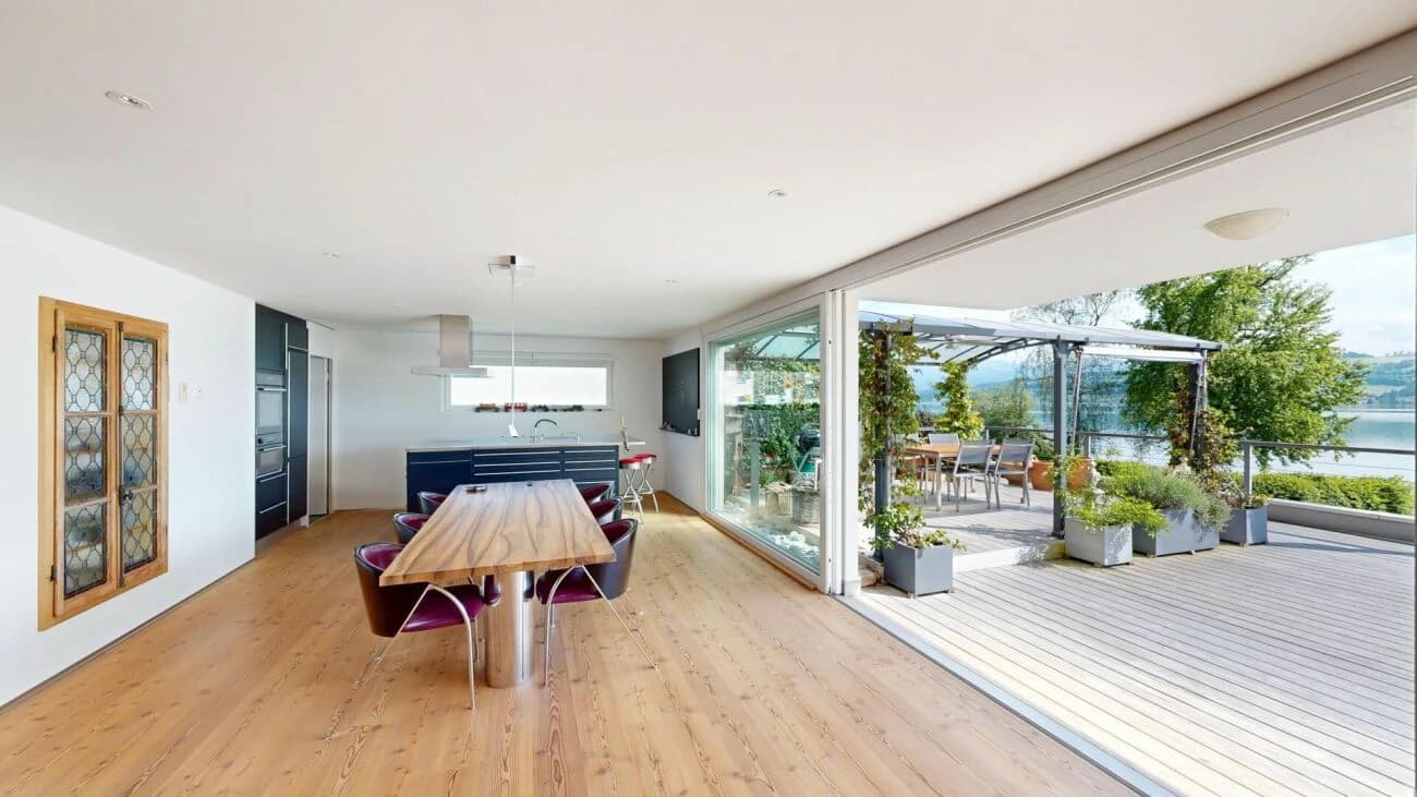 Wohn- und Geschäftshaus: Charmantes Zuhause mit Panoramablick über den Sempachersee