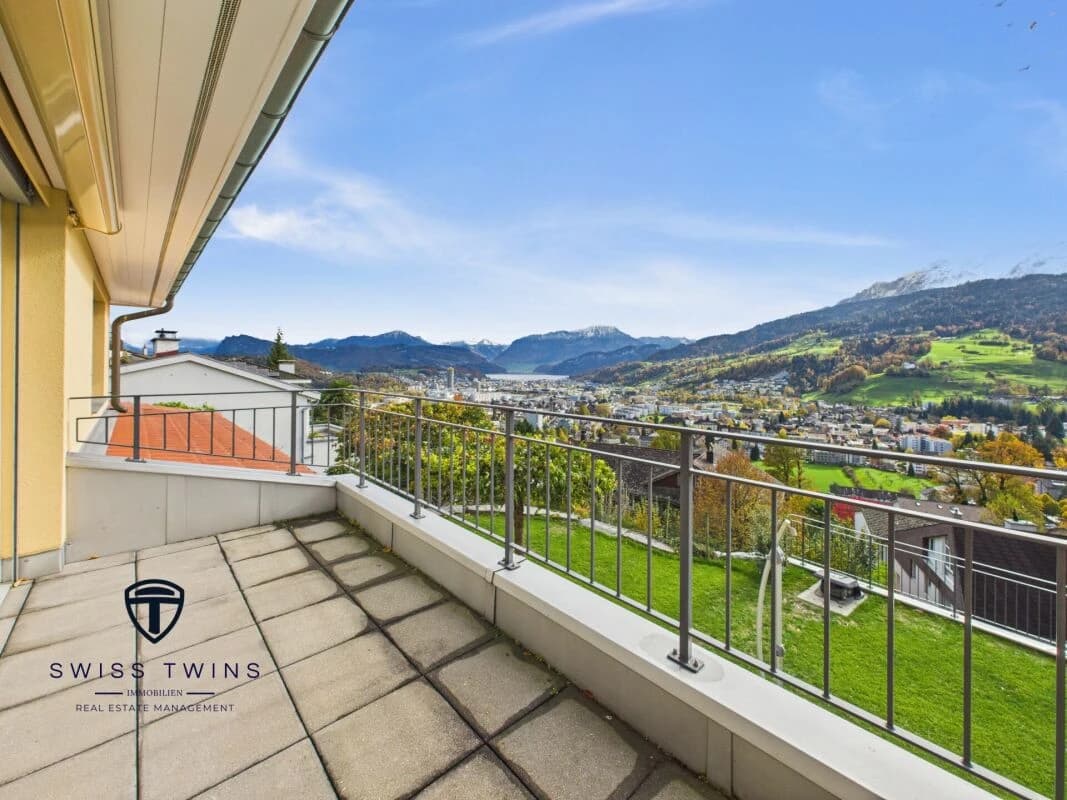 Grosszügiges und modernes Wohnerlebnis mit traumhafter Aussicht am Sonnenberg