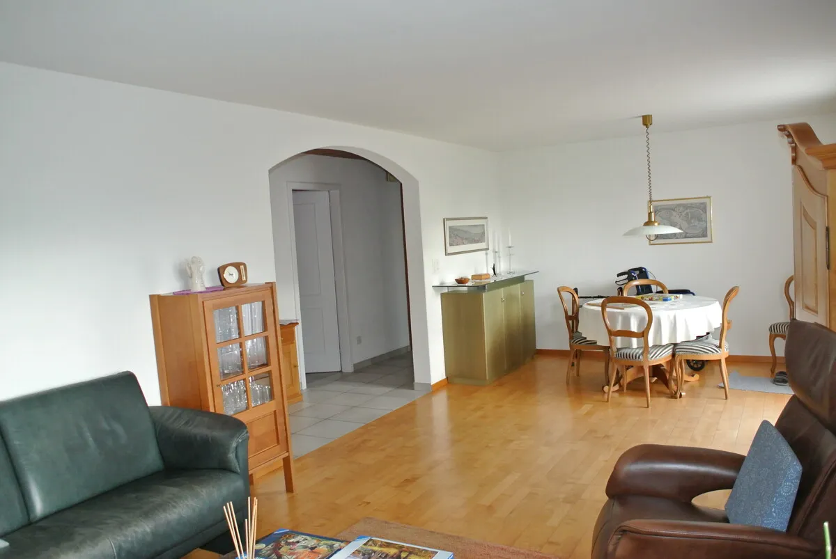 Zusammen wohnen  getrennt leben: 2-Familienhaus zu vermieten