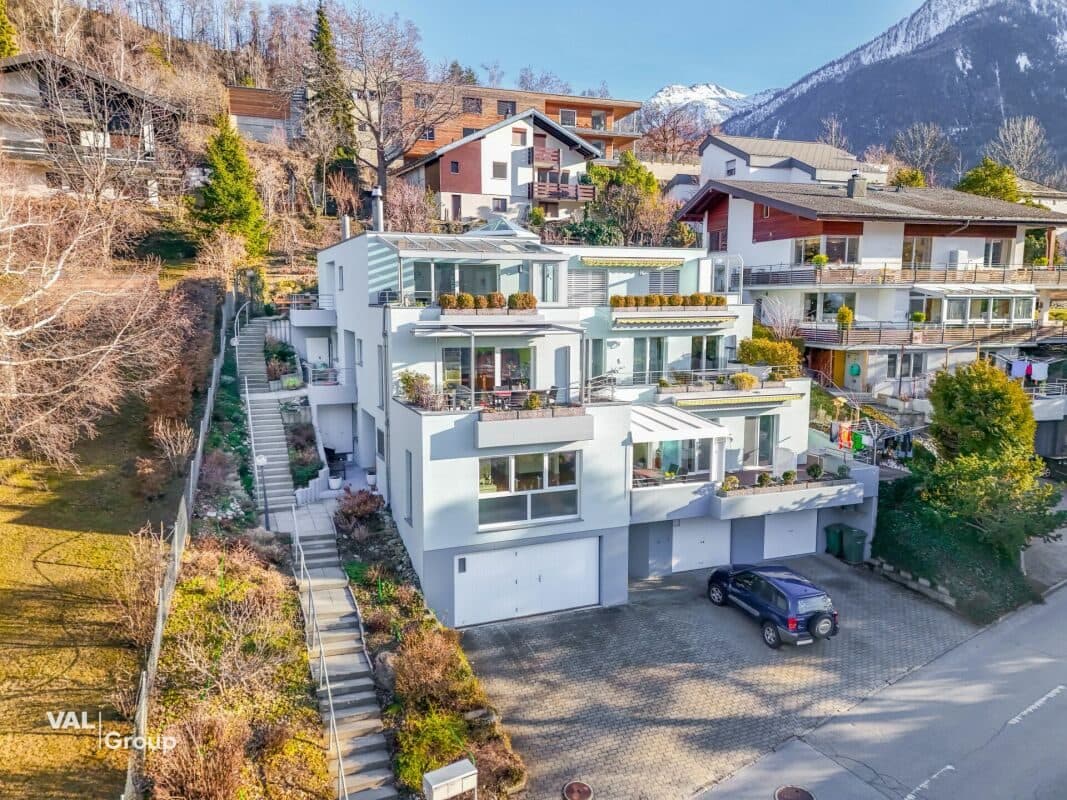 Exklusives Wohnen mit Aussicht, Ruhe und grosser Terrasse