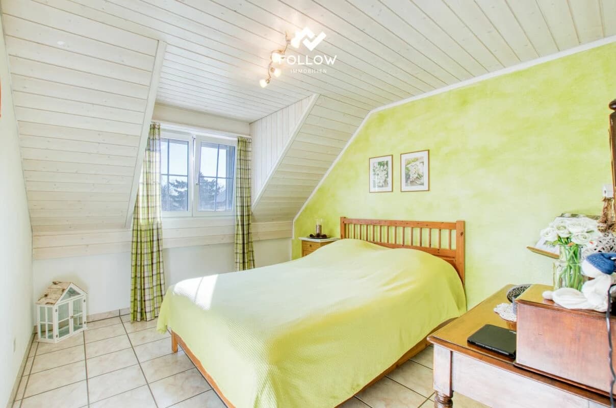 Eckhaus mit privatem Gartenparadies