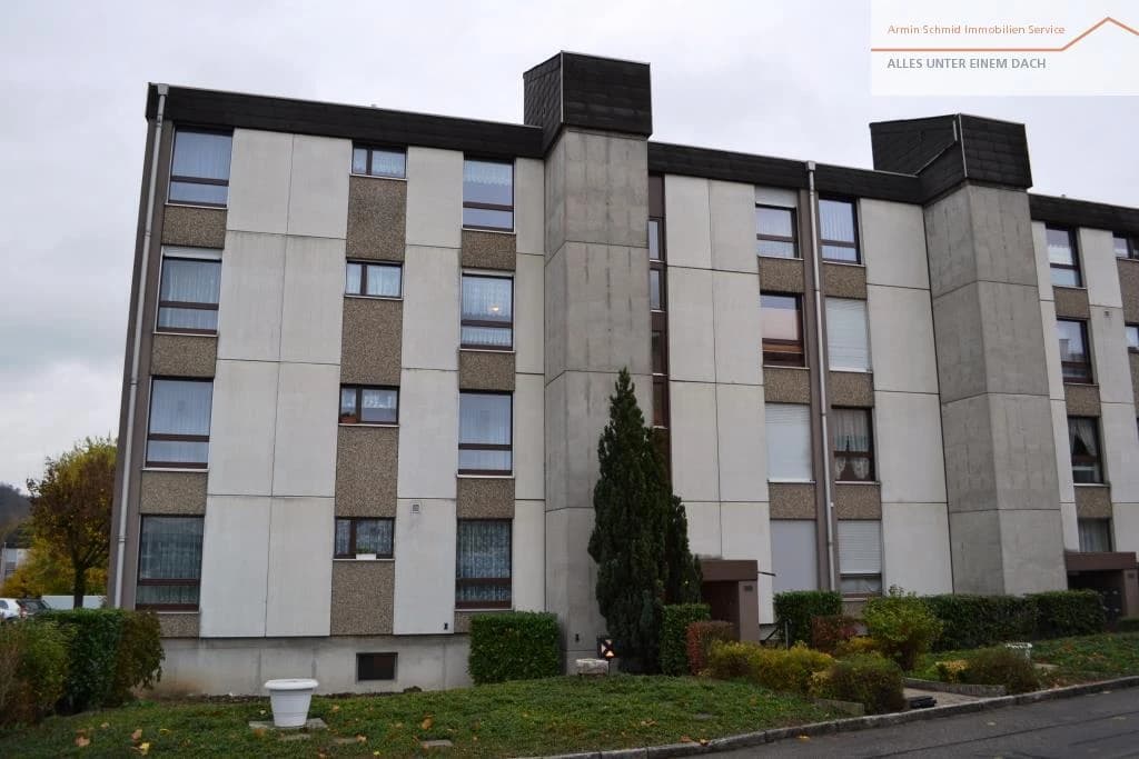 Wunderbare 2 1/2-Zimmerwohnung mit Einstellhallenplatz