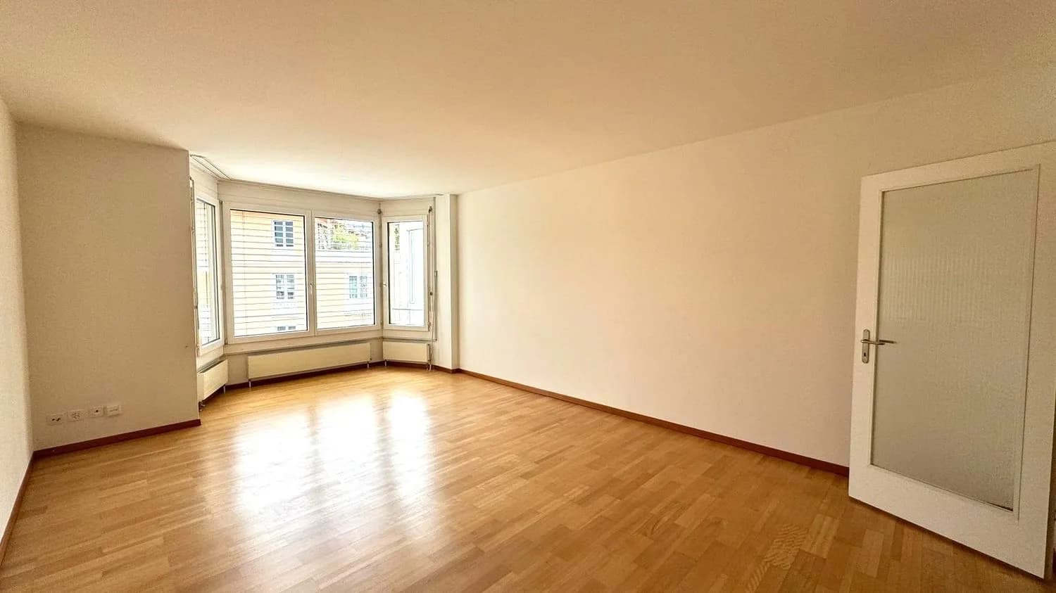 Grosszügige und helle Wohnung