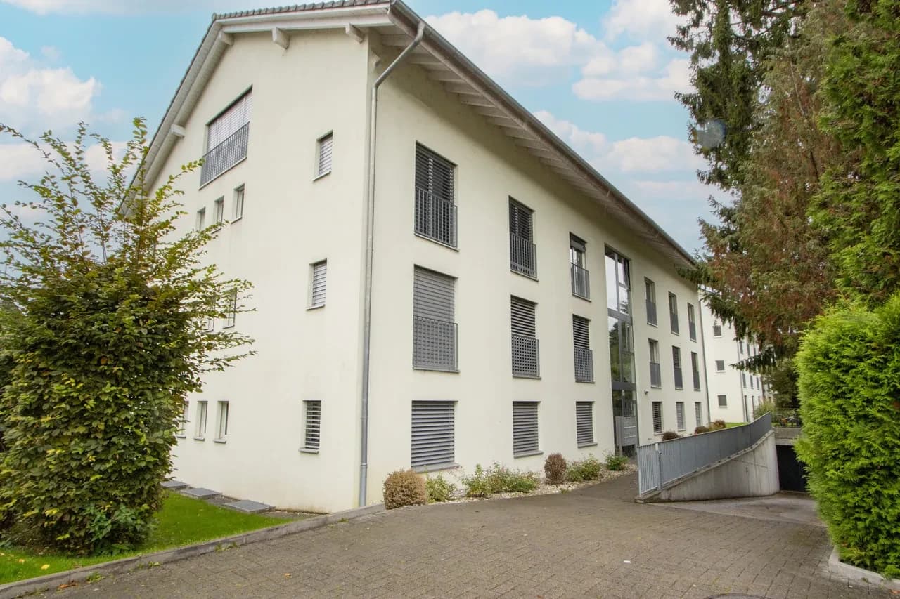 Grosszügige Dachwohnung zu vermieten