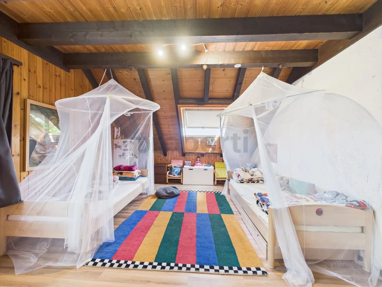 Grosszügige 6.5-Zimmer-Maisonette mit Weitsicht in Meierskappel