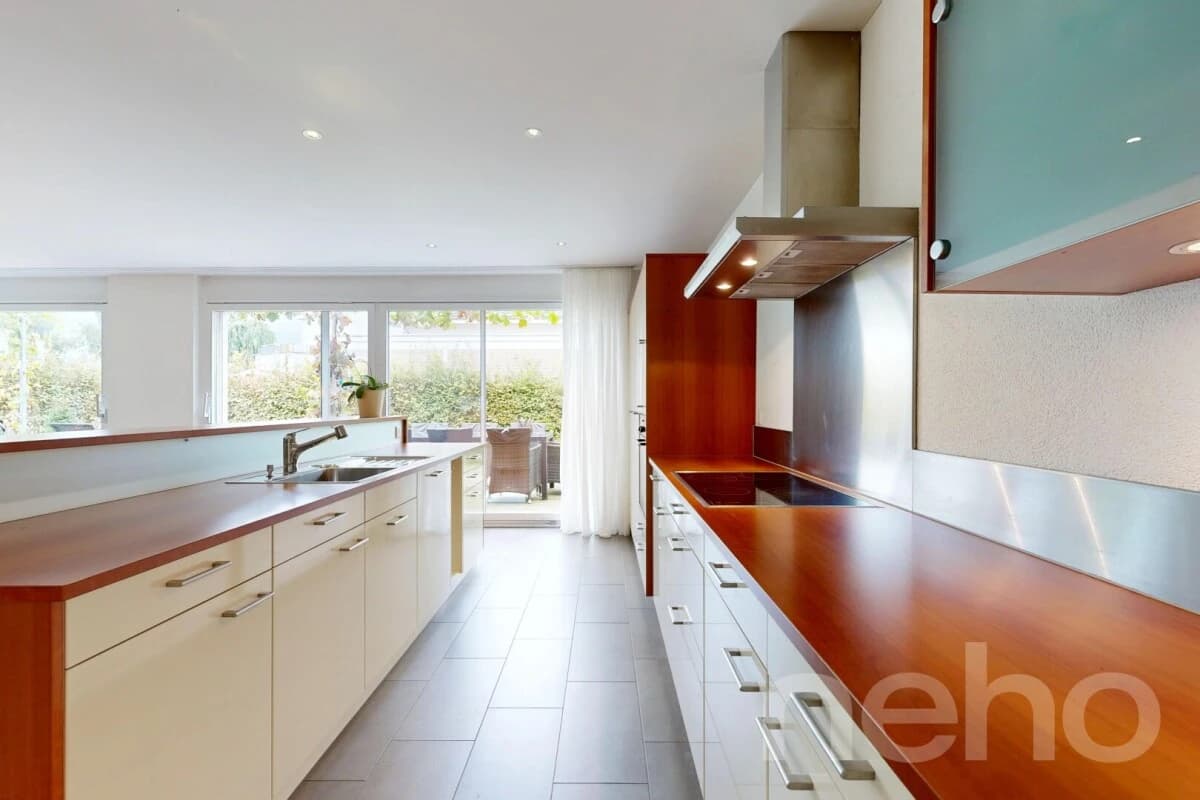 Grosszügiges Einfamilienhaus in ruhigem Wohnquartier