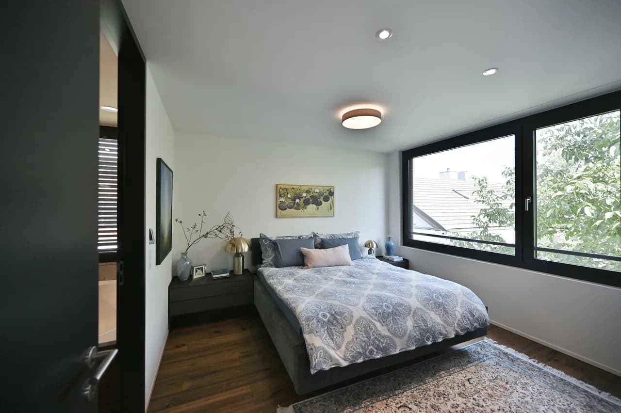 AT THE TOP - ATTIKAWOHNUNG DER SUPERLATIVE