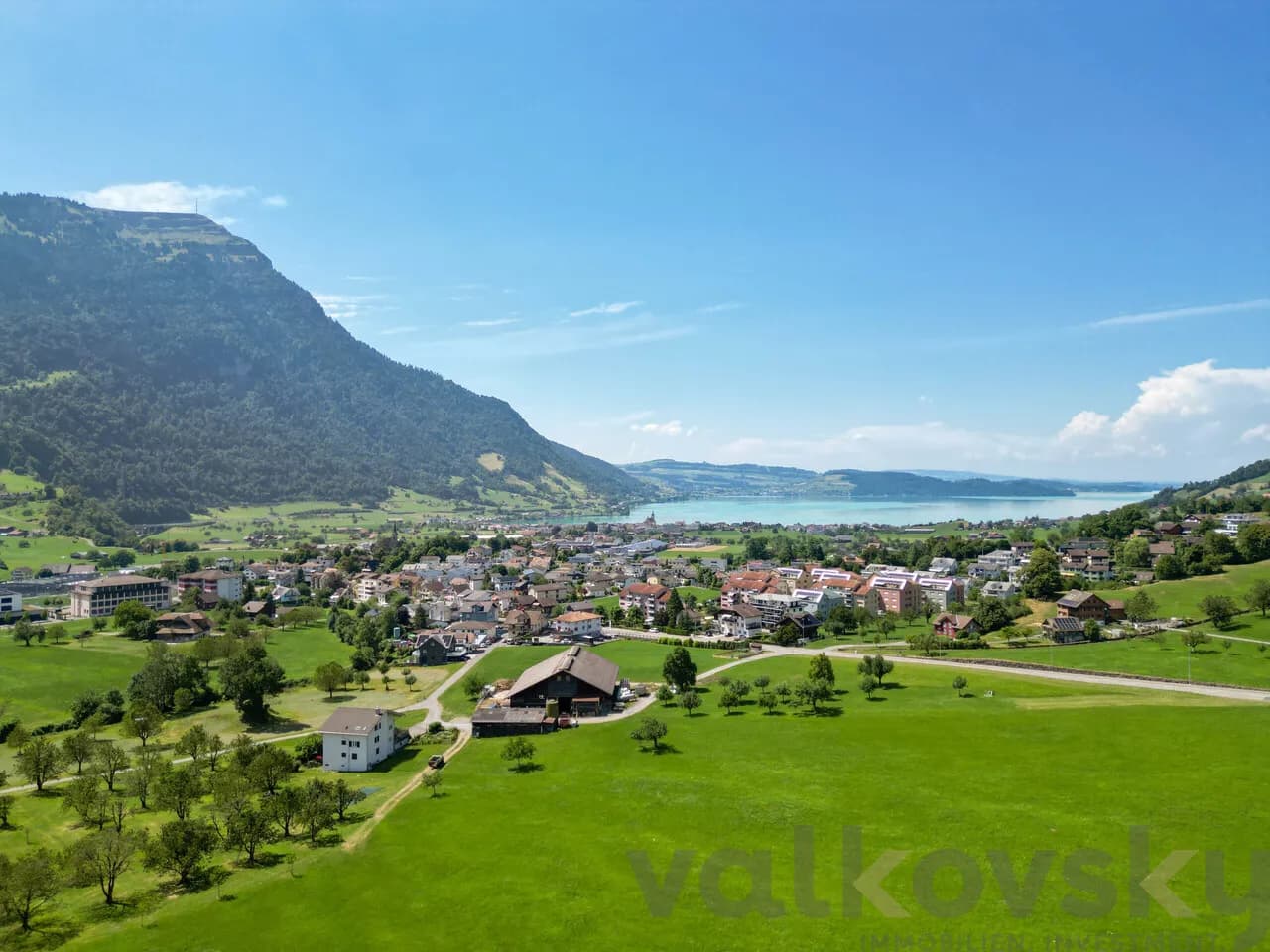 Grosse Wohnung an zentraler Lage mit Bergsicht