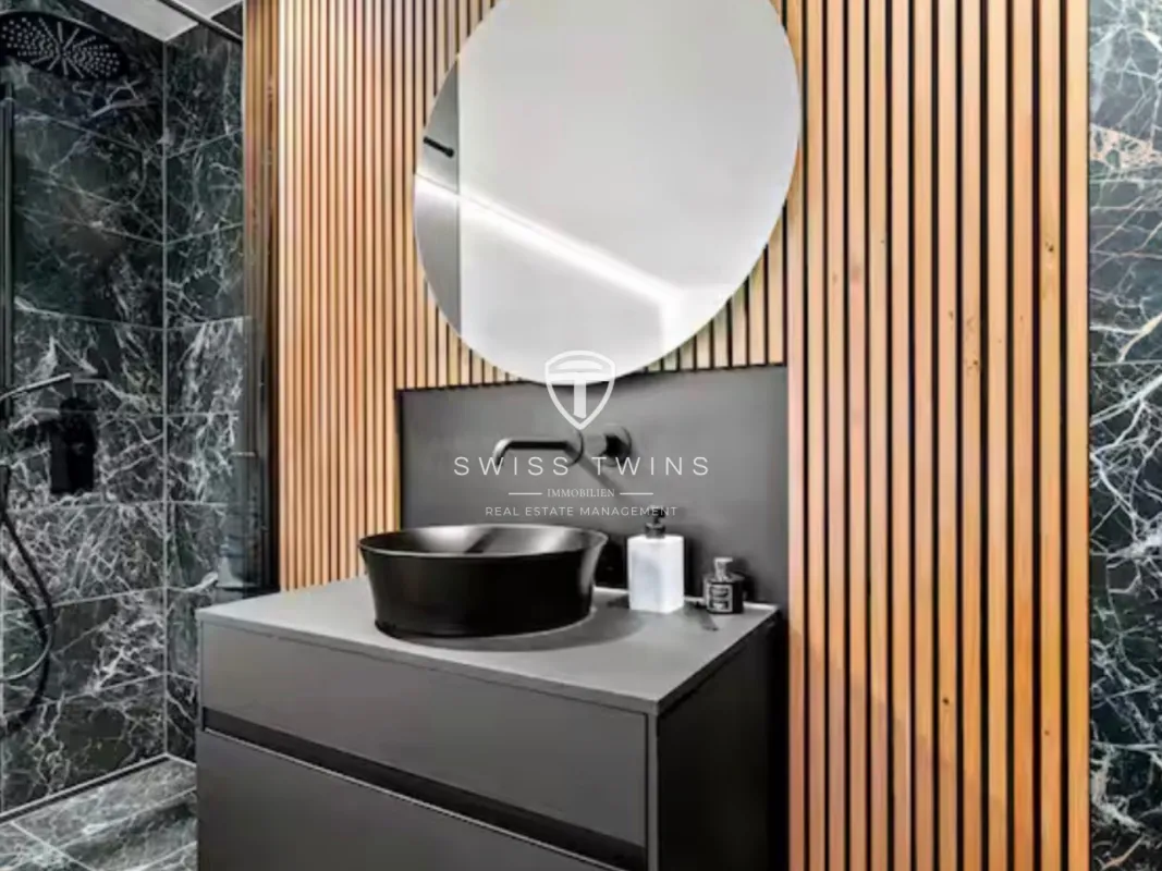 Luxuriöse 3.5-Zimmer-Terrassenwohnung mit 132m² Privat-Terrasse und traumhafter Aussicht auf Pilatus & Rigi