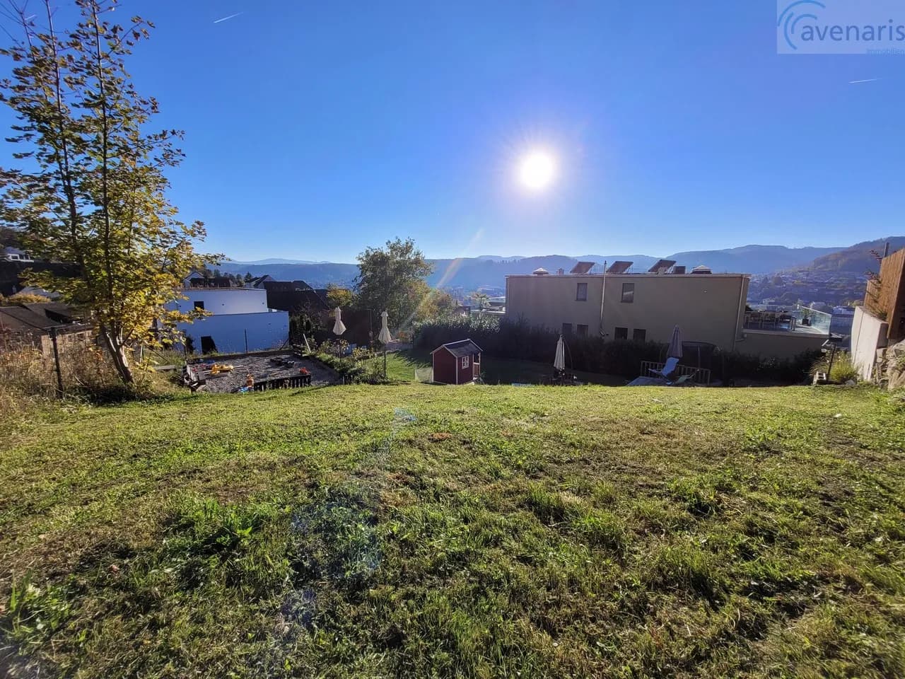 Nur noch ein Haus von drei bewilligten Premium-Reihenhäusern frei