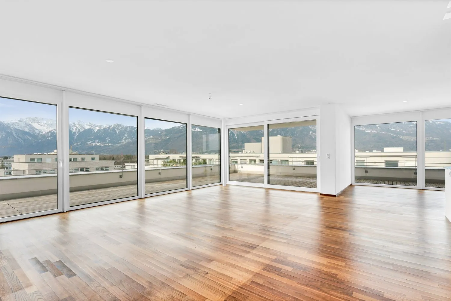 Hochwertige Wohnung mit grosszügiger Terrasse