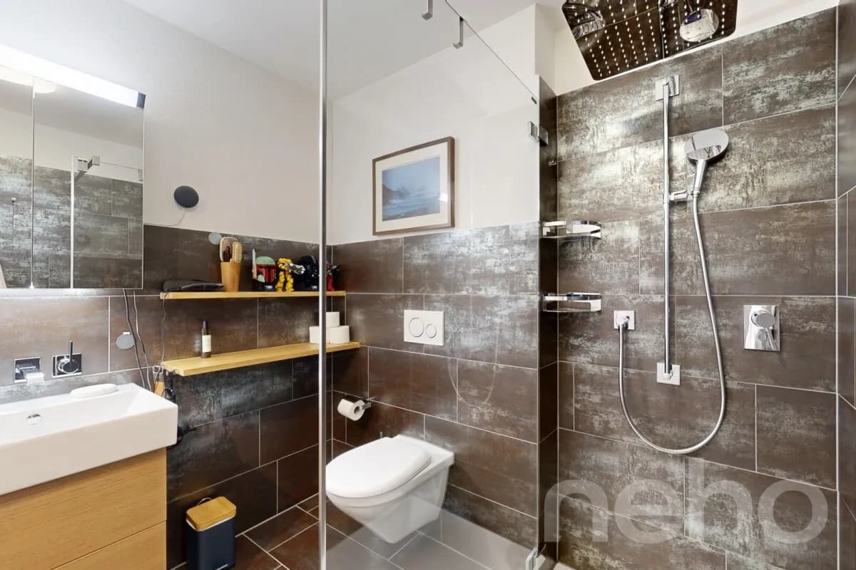 Grosszügige, lichtdurchflutete 4.5-Zimmer-Wohnung in Adliswil