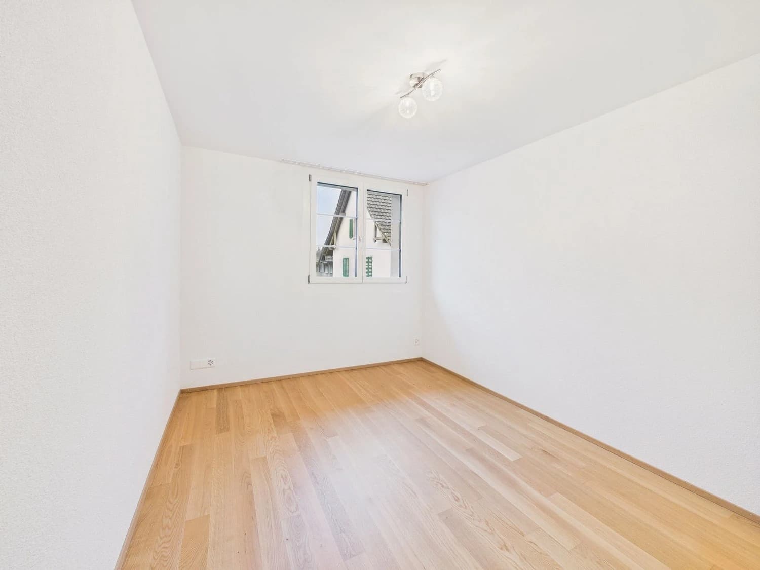 Modernes 5.5-Zimmer Reihenhaus mit praktischem Grundriss, Dorf