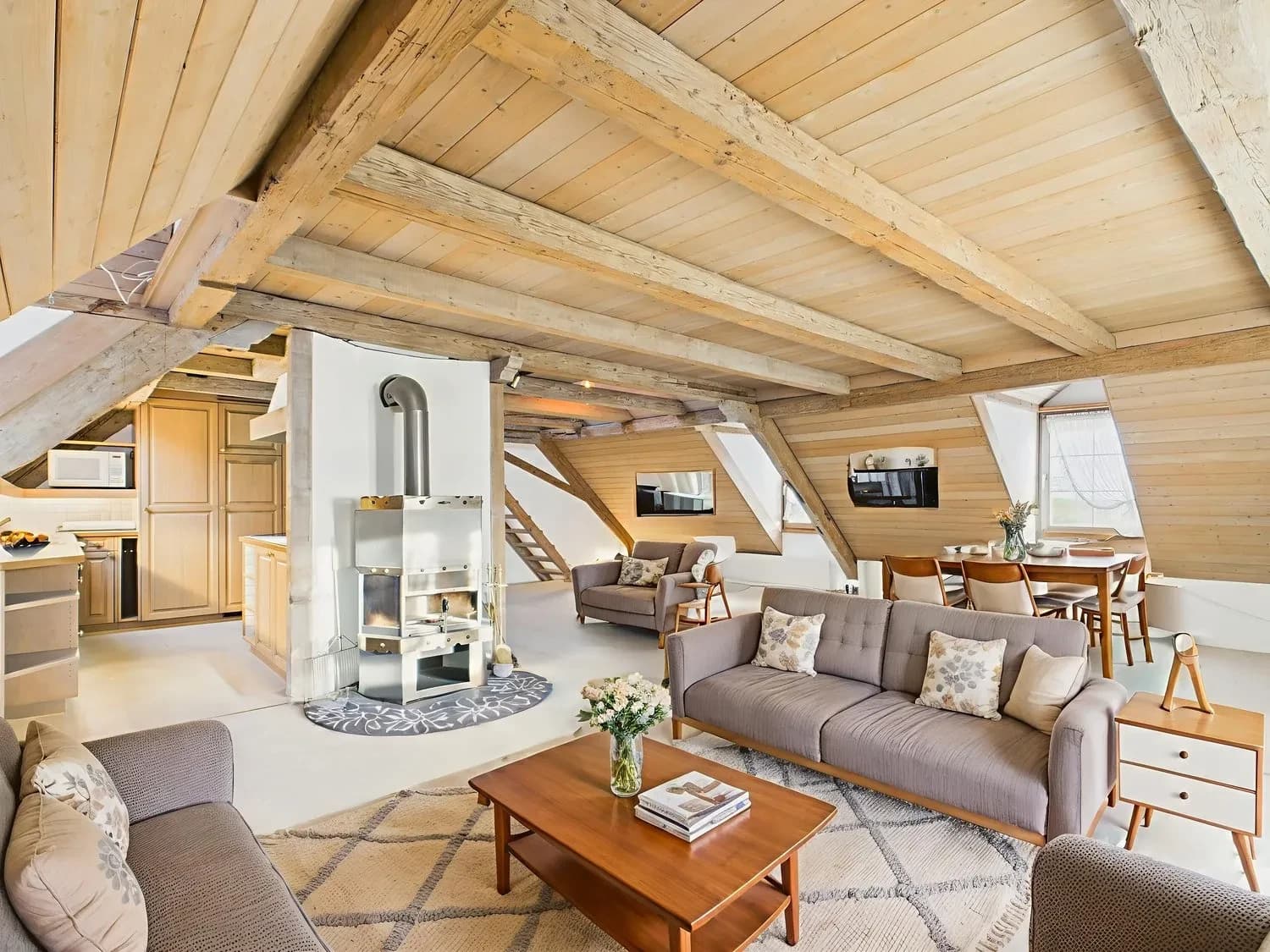 Einzigartige 5.5-Zimmer Dachwohnung