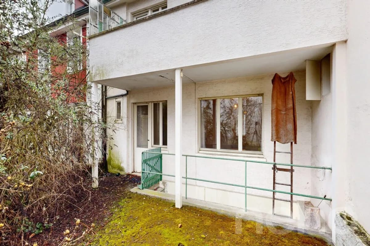 Wohnhaus mit Entwicklungspotenzial an zentraler Lage in Binningen