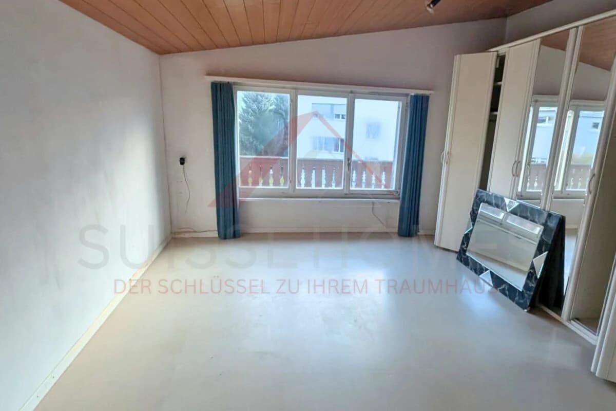 Mehrfamilienhaus in der Kernzone von Grossdietwil - mit Gewerbefläche und Entwicklungspotenzial