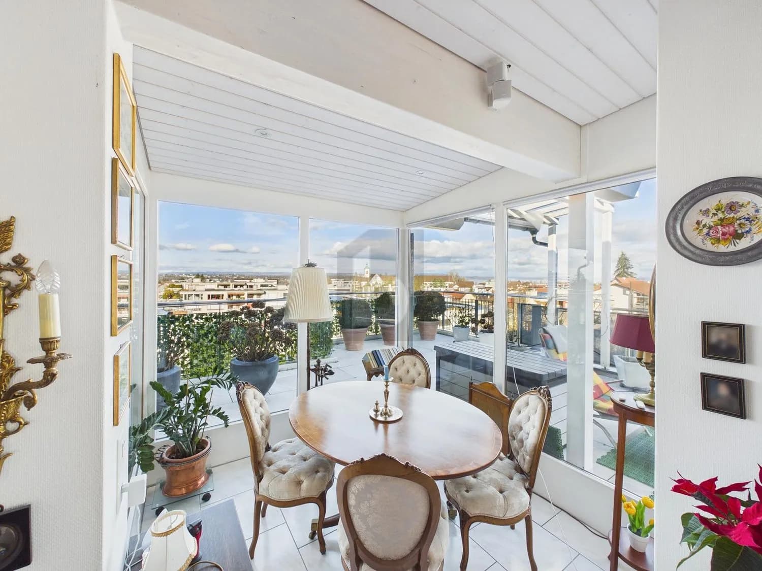 EXKLUSIV, LICHTDURCHFLUTET & MIT WEITBLICK