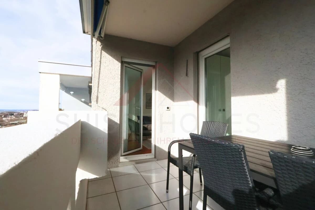 Exklusive 3.5-Zimmer-Wohnung im 15. Obergeschoss mit spektakulärer Weitsicht in 8152 Opfikon