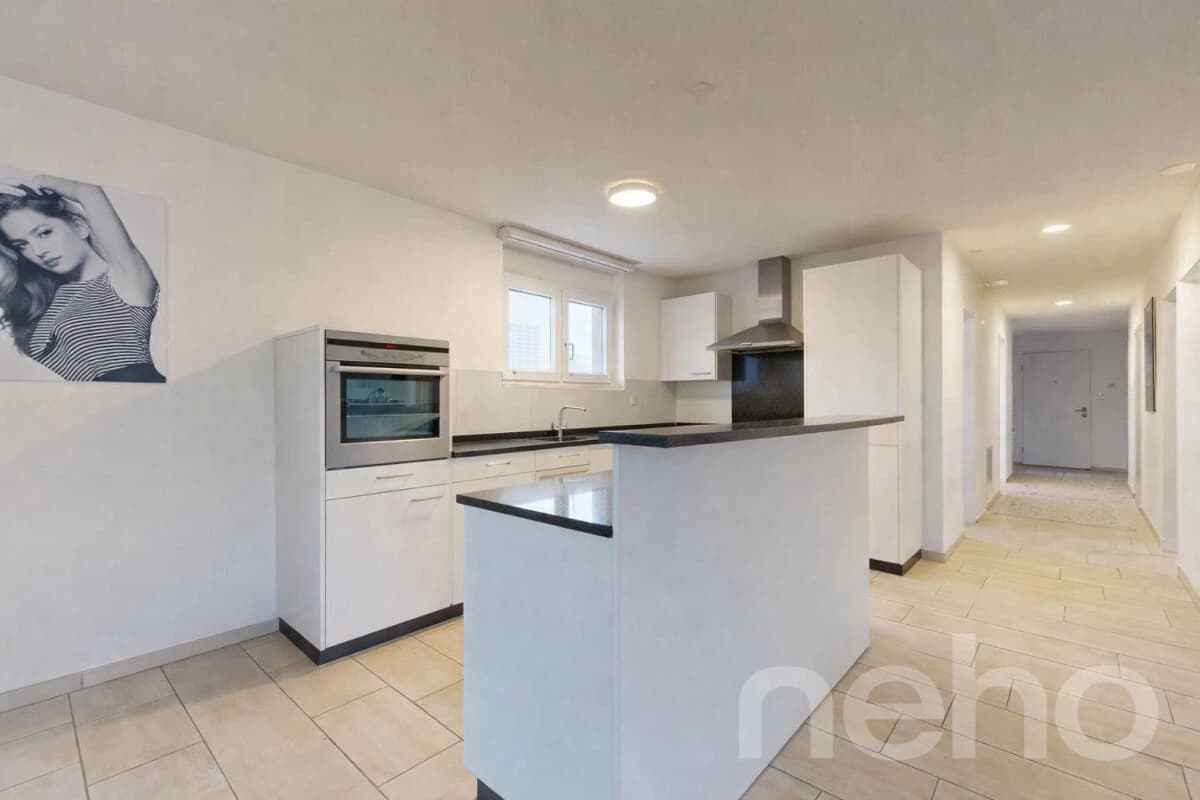 Grosszügige 5.5-Zimmer Wohnung mit grosser Loggia in Schlieren